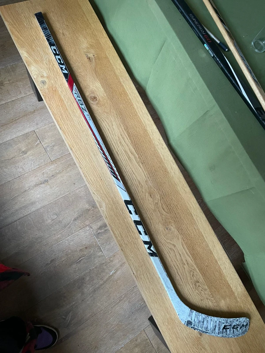 Crosse DROITE CCM RBZ 270 P29 flex 40 Crosby - Hockey sur Glace d'occasion à Beauzelle