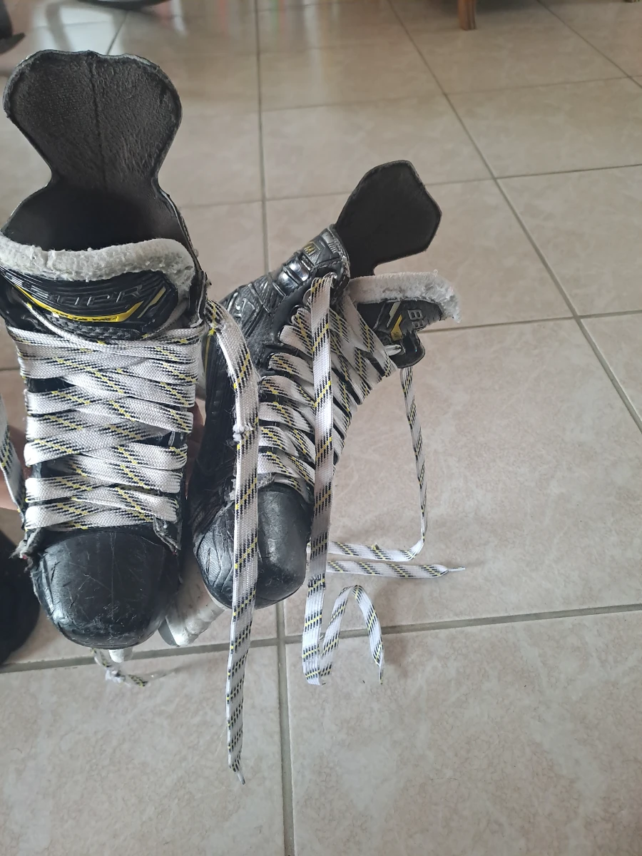 Photo 2 de Patins de hockey taille 35