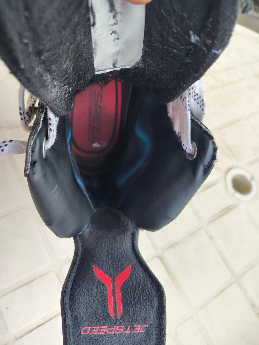 Photo 3 de Patins CCM FT 680 taille 4,5 soit 38 pointure 38