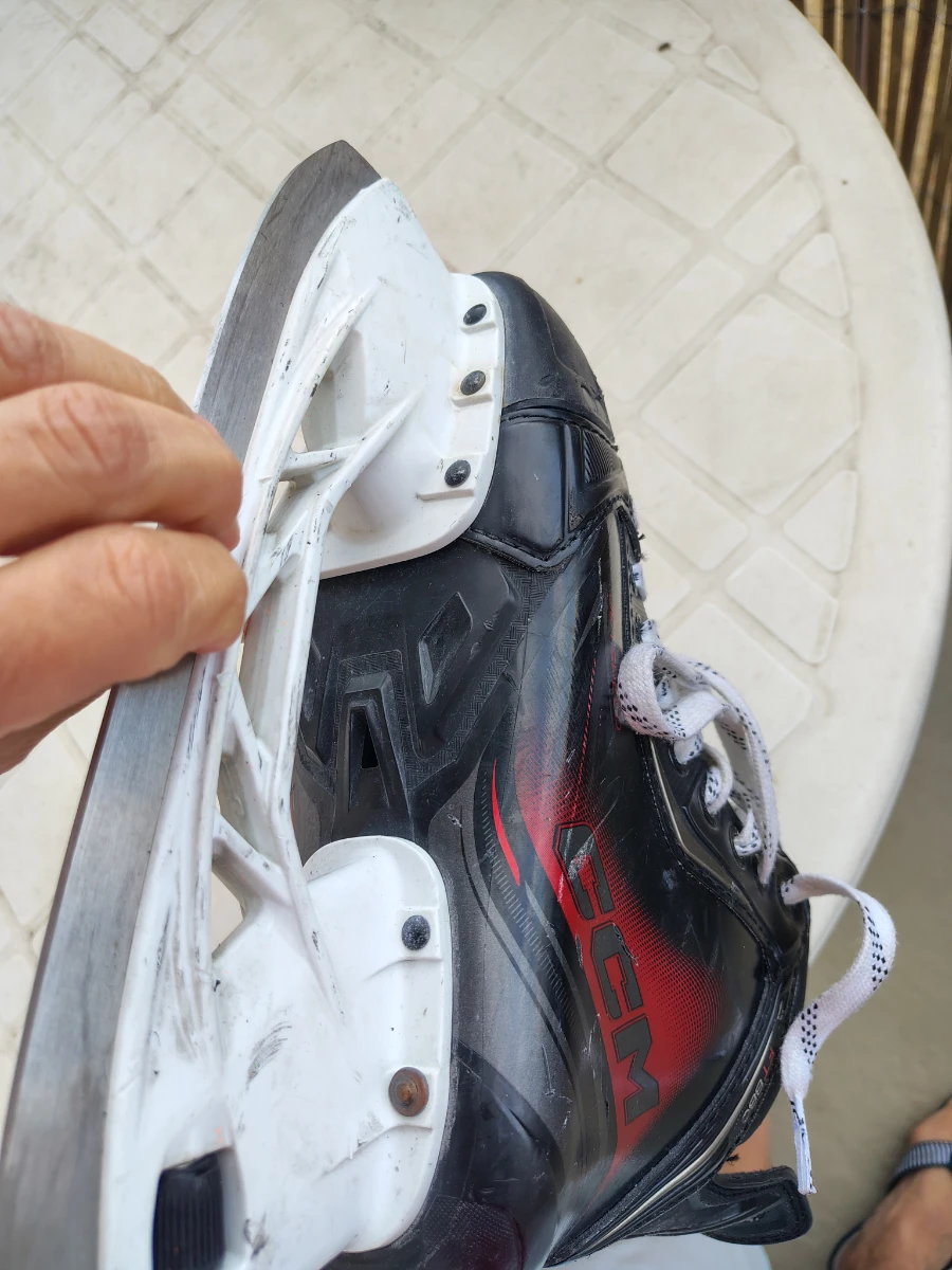 Photo 4 de Patins CCM FT 680 taille 4,5 soit 38 pointure 38