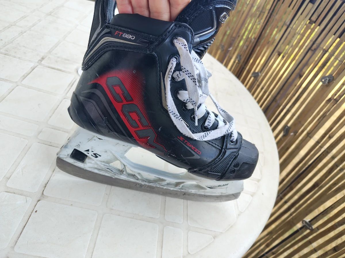 Photo 5 de Patins CCM FT 680 taille 4,5 soit 38 pointure 38