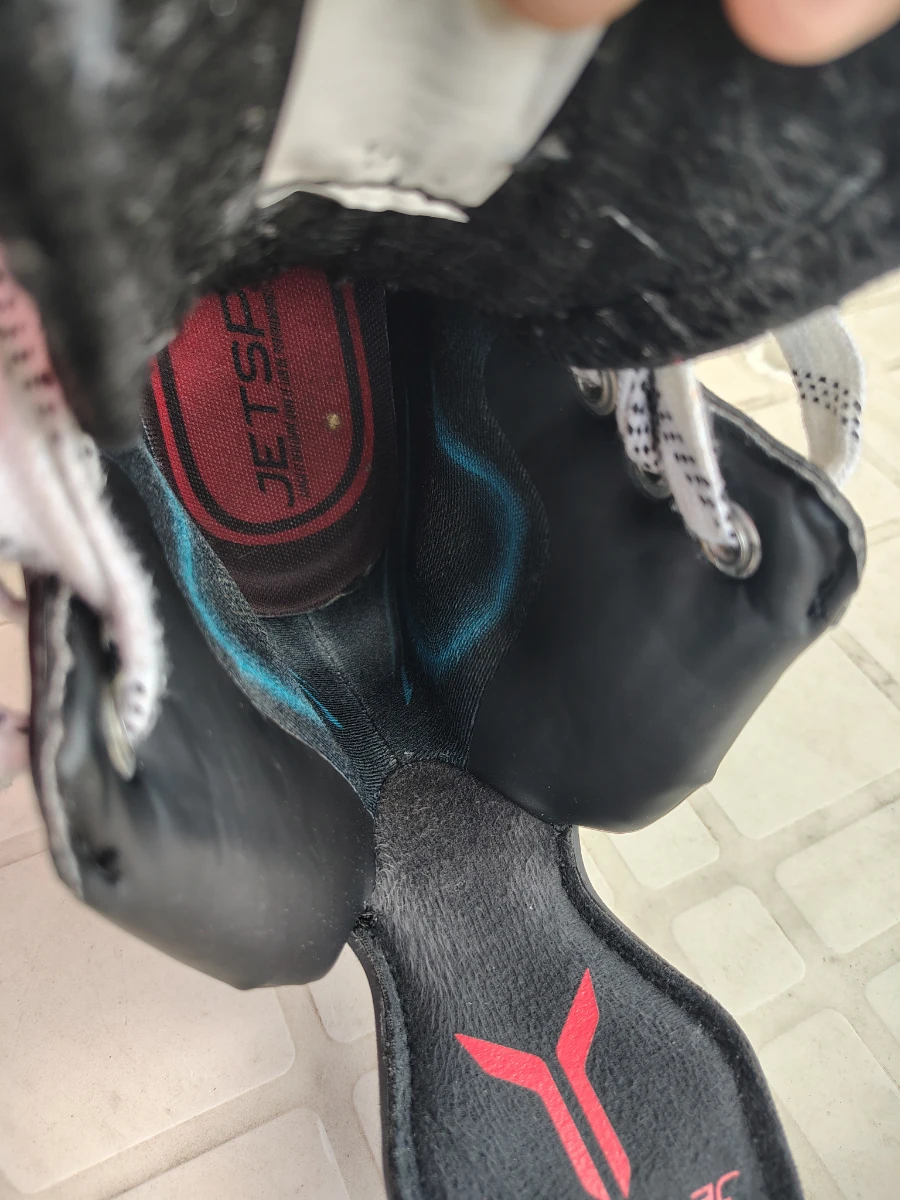 Photo 6 de Patins CCM FT 680 taille 4,5 soit 38 pointure 38